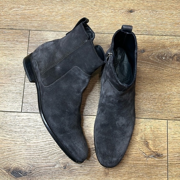 Vince Gray Suede Chelsea Boots Size 9E - Picture 1 of 10